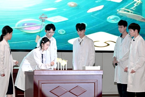 2025年5月13日luck18xinli官网社团嘉年华暨第二届科创文化节《化学时空奇遇记》九牧